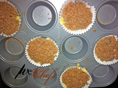 Cinnamon Crumb Blueberry Muffins